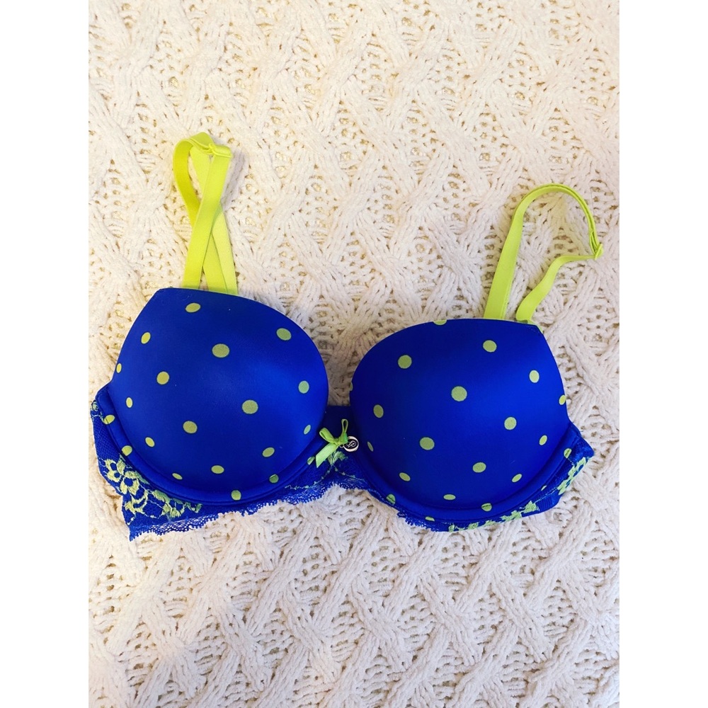 Victoria’s Secret push-up bra 32C